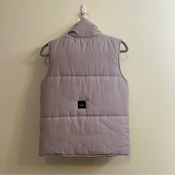 Alo Gold Rusher Puffer Vest Light Purple Women’s Sz Small Comfy Warm RARE COLOR - Picture 3 of 13
